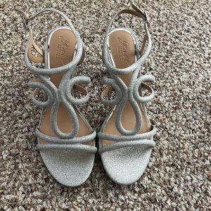 “Simba” Jewel Badgley Mischka Size 8 Heel